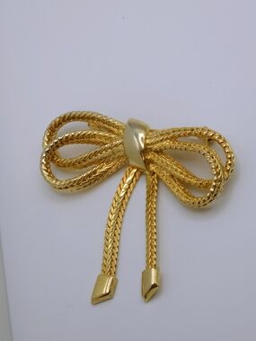 Vintage Gold Tone Bow Brooch